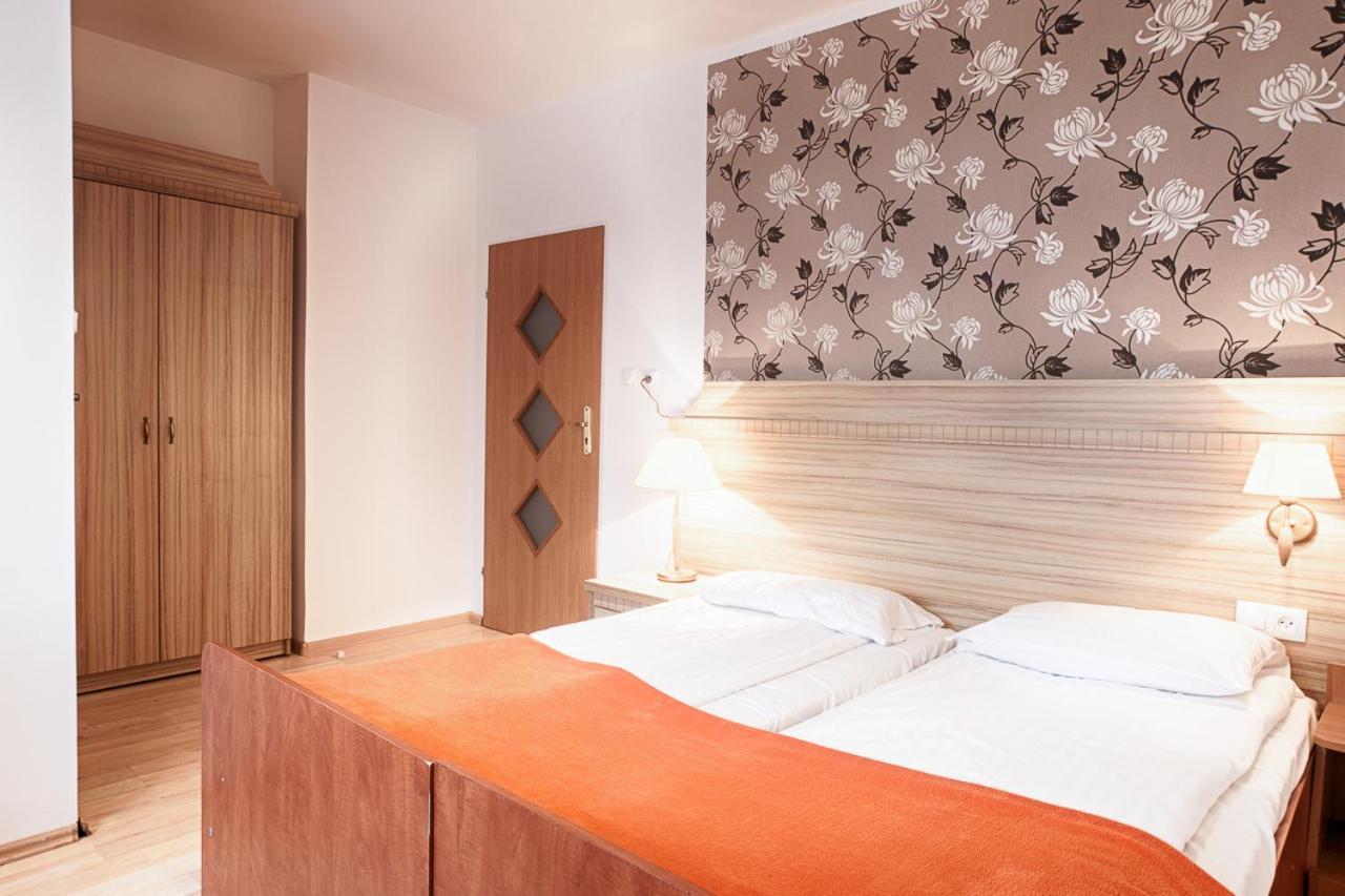 Hotel Pod Arkadami Darłówko Exteriér fotografie